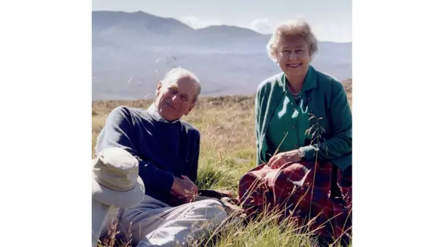 ड्यूक ऑफ एडिंबरा आणि राणी एलिझाबेथ (द्वितीय), स्कॉटलंड 2003