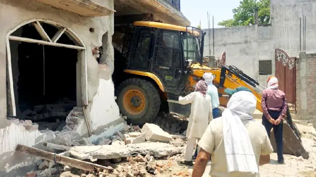 बुलडोज़र