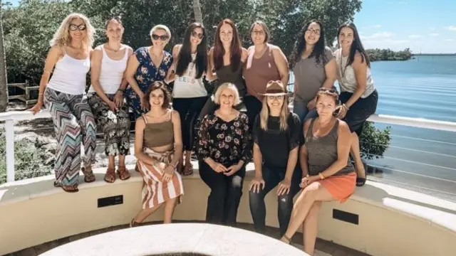 格雷斯還開辦了學校，培養更多的催眠師。