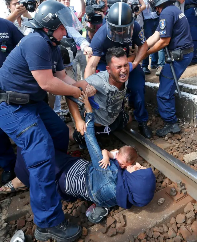 Sınır Tanımayan Doktorlar, Macar polisini göçmenlere karşı "vahşet" uygulamakla suçluyor