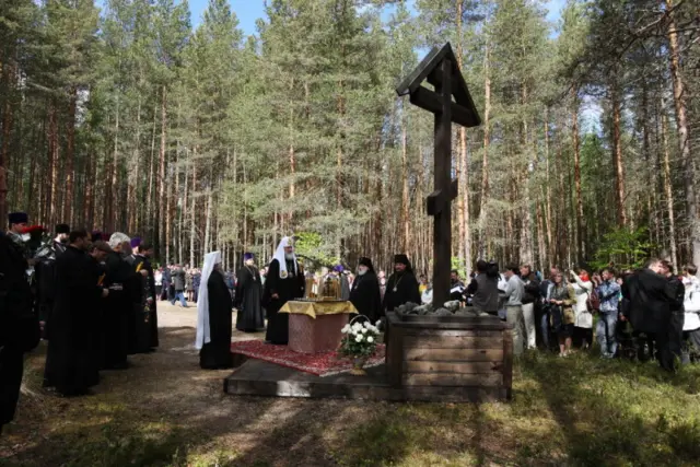 Патриарх Кирилл в Сандармохе