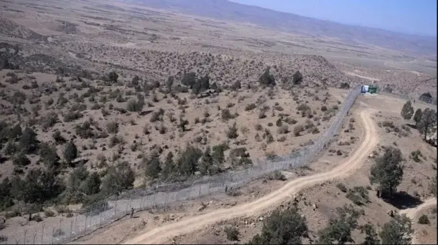 سیم خاردار مرزی