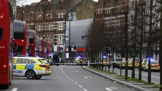 லண்டனில் "பயங்கரவாதம் தொடர்புடைய" சம்பவம் - பதற்றம்