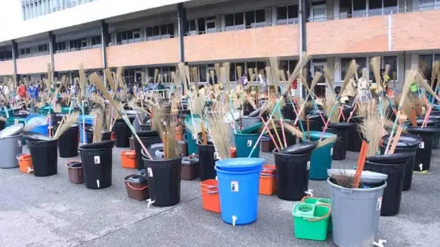 Some Covid-19 hygiene kits wey Rivers State Goment share for di 257 schools wey dey accredited for di 2020 WAEC exams