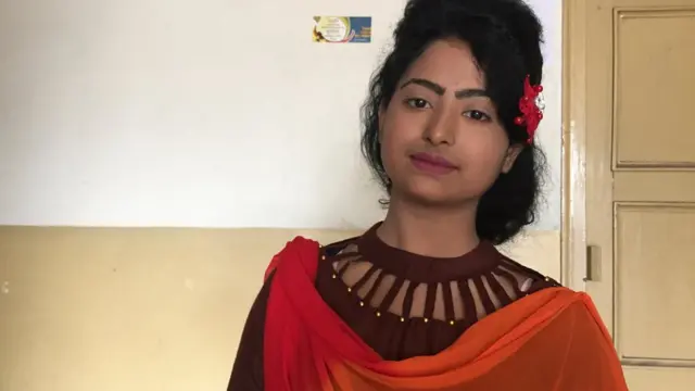 মাগুরা থেকে দুই মাসের কোর্স করতে এসেছেন কলেজ পড়ুয়া ছাত্রী শাহিনা পারভিন।