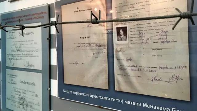 Documentos exibidos em museu judaico em Brest