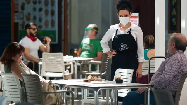 మాస్కులులంటే ఇష్టపడేవారు