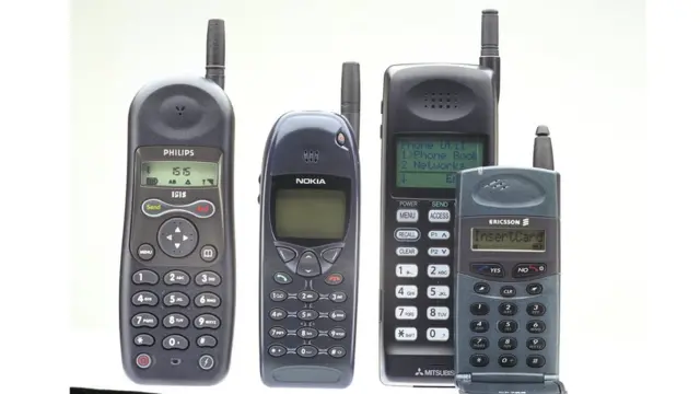 ১৯৯০এর দশকের কিছু মোবাইল ফোন