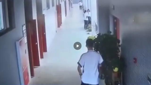 中國官方媒體公布的林唯麒自殺前最後的監控畫面。