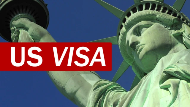 página web para vistos americanos mostra imagem da estátua da liberdade e o nome US Visa