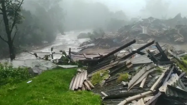 కేరళ మున్నార్ కొండ చరియలు