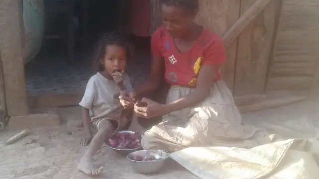 费芬尼艾娜（Fefiniaina）和儿子