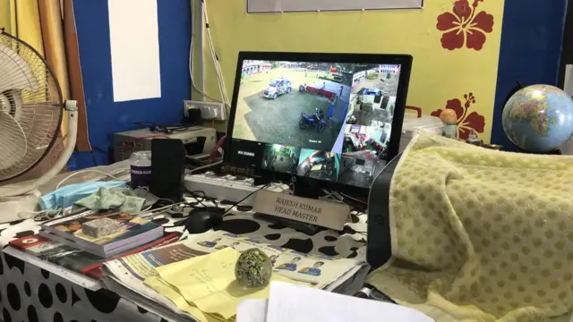 सुपौल के इस सरकारी विद्यालय में सीसीटीवी कैमरा भी लगवाए गए हैं.