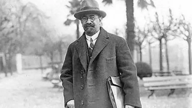 محمّدعلی فروغی گرچه به شکل مستقیم در حوزه دین قلم نزد اما تصحیح او از اشعار شاعران کهن ایران مانند «تصحیح کلیات سعدی» اثری جاودان در بازشناسی فرهنگ کهن ایرانی، که پیوندی ناگسستنی با دین داشت، ایفا کرد