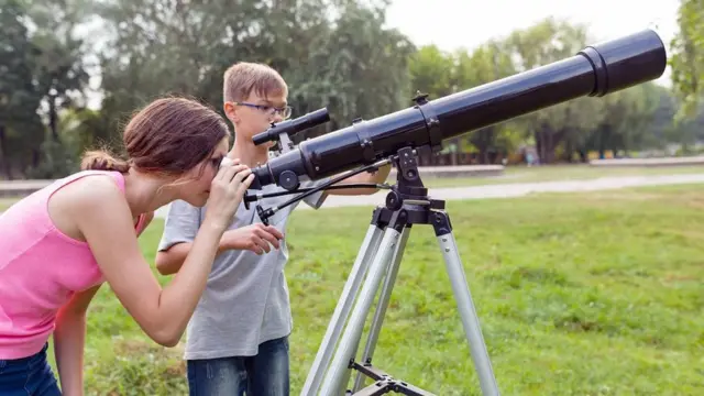 يؤدي استثارة المُحفزات الذاتية والغريزية لدى الأطفال إلى جعلهم يشعرون بأنهم يمسكون بزمام الأمور فيما يتعلق باختياراتهم وأنماط التعلم الخاصة بهم