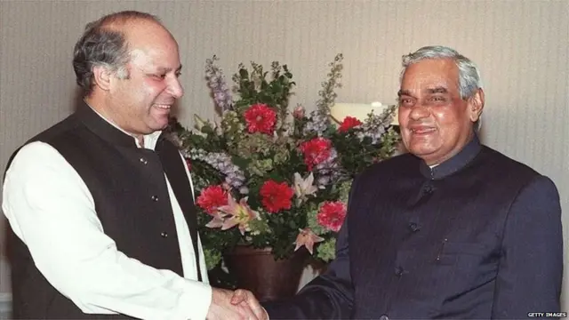 नवाज़ शरीफ़ और अटल बिहारी वाजपेयी