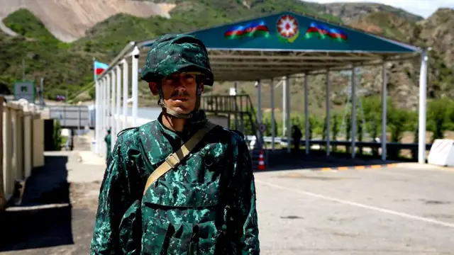 Азербайджанский пограничник