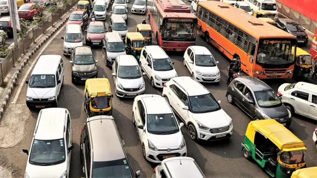 டெல்லி பழைய கார்களுக்கு தடை, தமிழ்நாட்டில் அதிகரிக்கும் கார் விற்பனை 