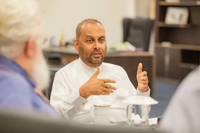 அமைச்சர் மஹிந்த அமரவீர