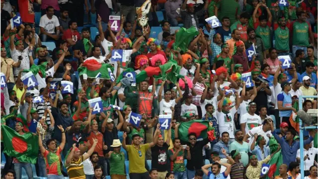 গ্যালারি ভর্তি ছিল বাংলাদেশি দর্শকে