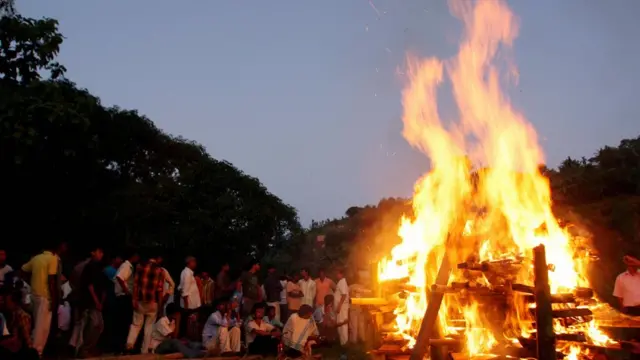 मुर्दाघर