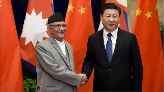 Ông Khadga Prasad Sharma Oli bắt tay ông Tập Cận Bình