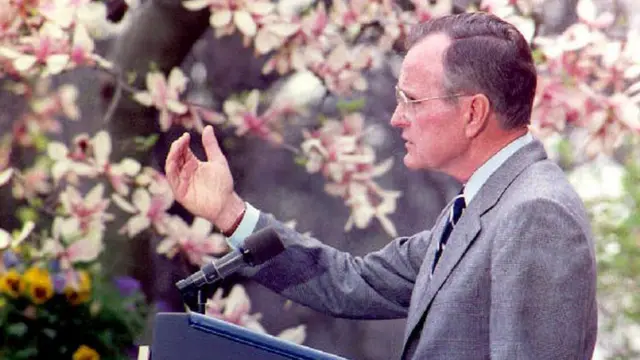 George Bush en una conferencia de prensa.