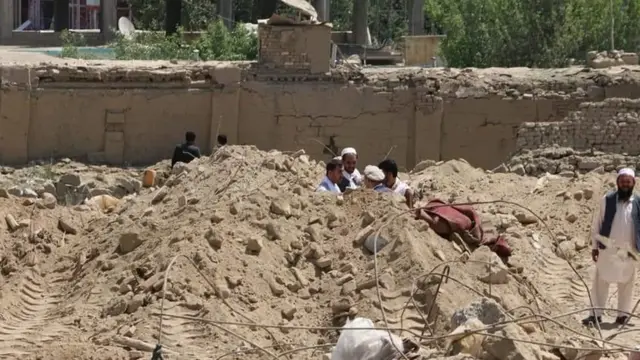 انفجار در حدی بود که ساحه تخریب آن تا یک کیلومتری ماحول مهمان‌خانه رسیده است