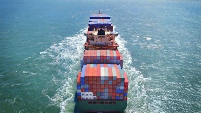 เรือเดินสมุทรเพื่อการพาณิชย์ ทำหน้าที่ขนส่งสินค้าร้อยละ 90 ของการค้าโลก