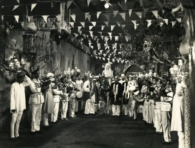 पाकीज़ फ़िल्म का दृश्य