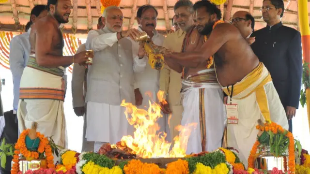 అమరావతి శంకుస్థాపన కార్యక్రమంలో ప్రధాని నరేంద్రమోదీ