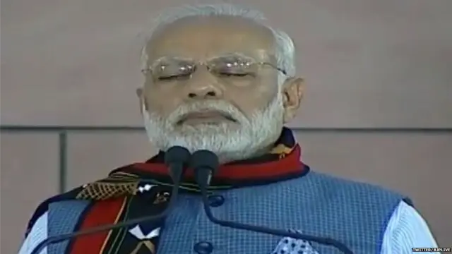 ભાષણ કરતા અટકી ગયેલા મોદી.