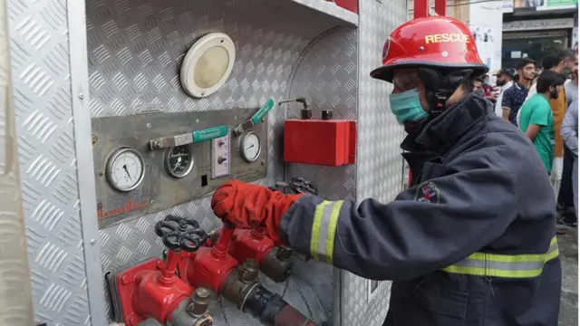 لاہور حفیظ سینٹر آتشزدگی