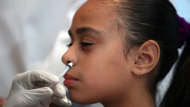 નાક વાટે અપાતી કોરોના રસીને જો મંજૂરી મળી જાય તો બાળકોના રસીકરણમાં સરળતા રહેશે.