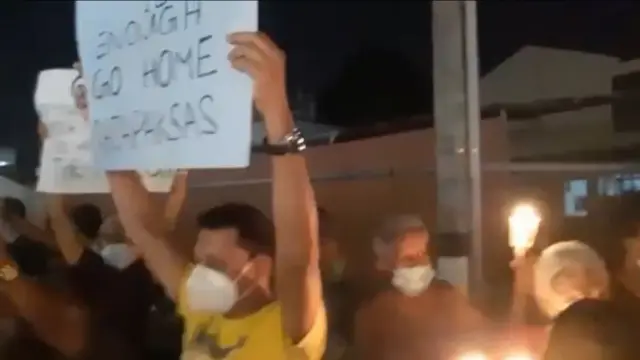 ජනපති ගෝඨාභය රාජපක්ෂගේ පෞද්ගලික නිවස පිහිටි නුගේගොඩ මිරිහාන ප්රදේශයේ (මාර්තු 31) මේ වනවිට පැවැත්වෙන විරෝධතාව