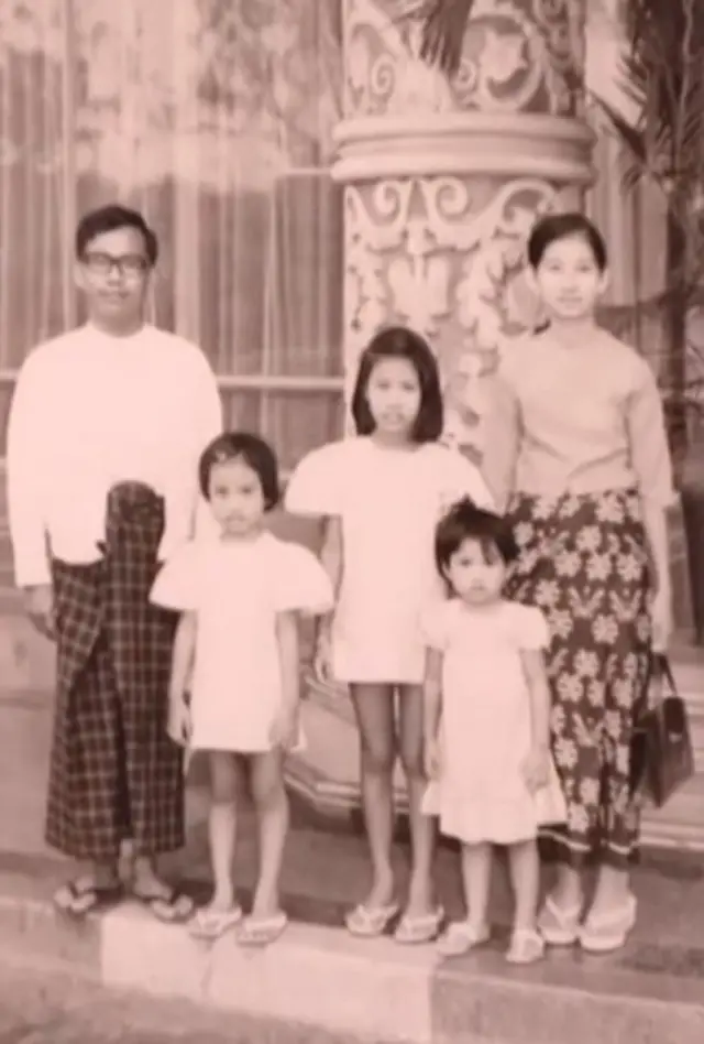 ဒေါ်မီမီအောင်မိသားစု