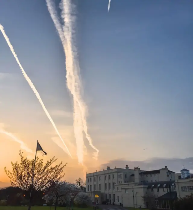 رد بخارآب در آسمان