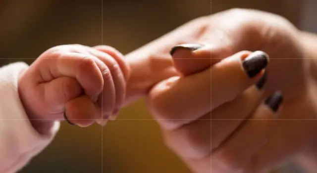 بچہ اور ماں 