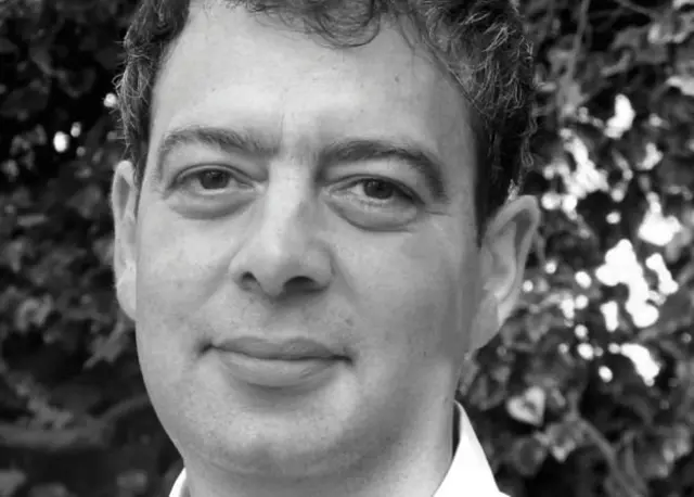 دیوید رانسیمان میگوید، دموکراسی در حال مرگ نیست ولی با یک بحران میانسالی پیشبینی نشده مواجه شده