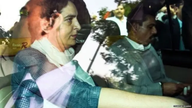 रॉबर्ट वाड्रा आणि प्रियंका गांधी