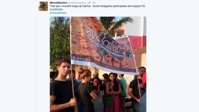 ஜல்லிக்கட்டிற்காக சென்னையில் திரண்ட இளைஞர்கள் கூட்டம் (புகைப்படத் தொகுப்பு)