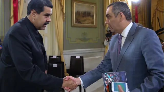 Nicolás Maduro con el presidente del Tribunal Supremo de Venezuela, Maikel Moreno.