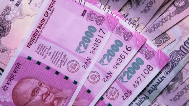 ગુજરાતમાં આવકવેરાવિભાગનો સપાટો