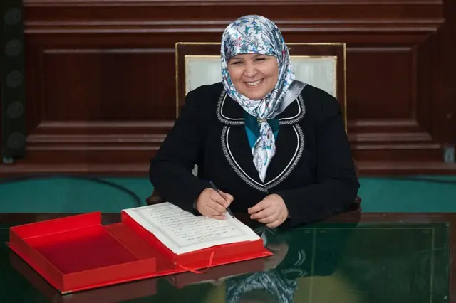 Meherzia Labidi anggota partai Ennahda.