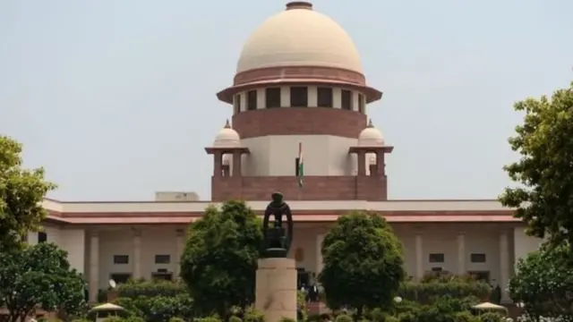 திருமணமான ஓர் ஆண் திருமணமான இன்னொரு பெண்ணுடன் உறவு வைத்துக் கொள்வது கிரிமினல் குற்றம் அல்ல