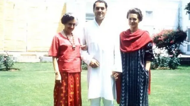 ઇંદિરા ગાંધી અને સોનિયા ગાંધી સાથે રાજીવ ગાંધી