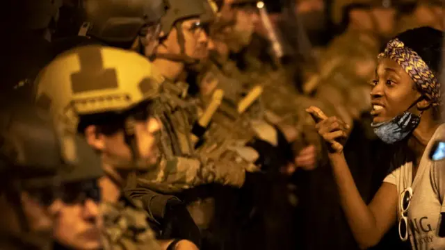 Obama dirigió sus comentarios específicamente a los jóvenes negros que, según él, a menudo han sido testigos o han experimentado demasiada violencia.