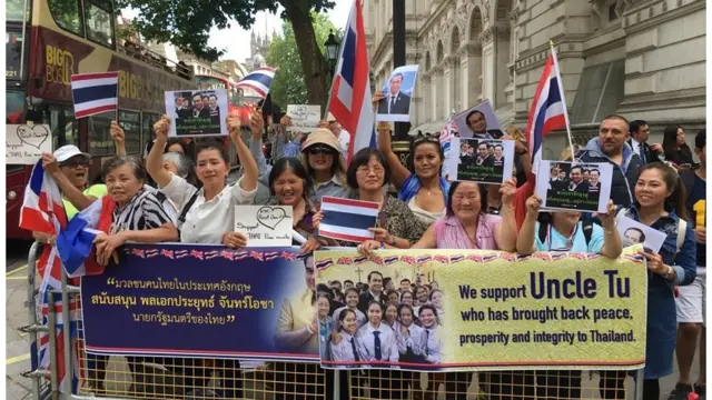 Phản biểu tình