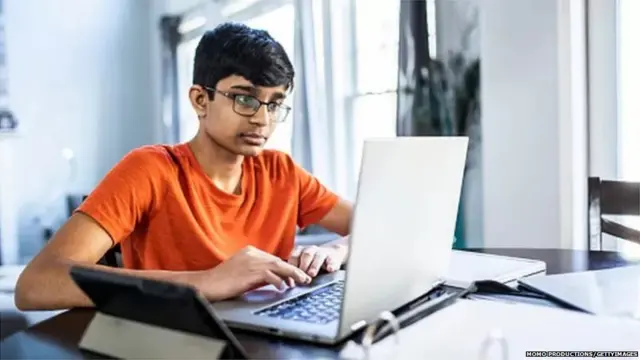 कॉलेज दाख़िला