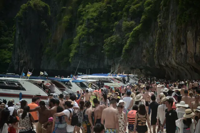 อ่าวมาหยา ปิด ฟื้นฟู maya bay close ท่องเที่ยว นักท่องเที่ยว tourist
